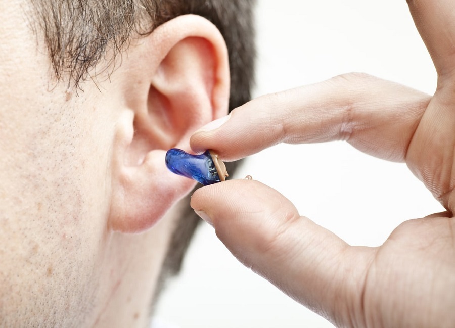 How Invisible Hearing Aids Enhance Confidence and Self-Esteem